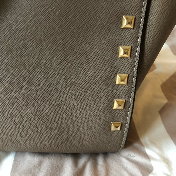 Michael Kors Purse + Wallet - Picture 3 of 4
